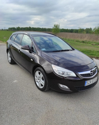 Opel Astra cena 19000 przebieg: 254600, rok produkcji 2011 z Poręba małe 497